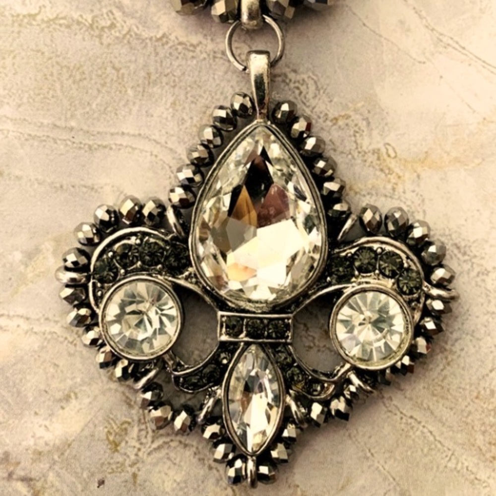 Rhinestone Rocker Silver Fleur-de-Lis Pendant Necklace Vintage Excellent - Picture 4 of 9